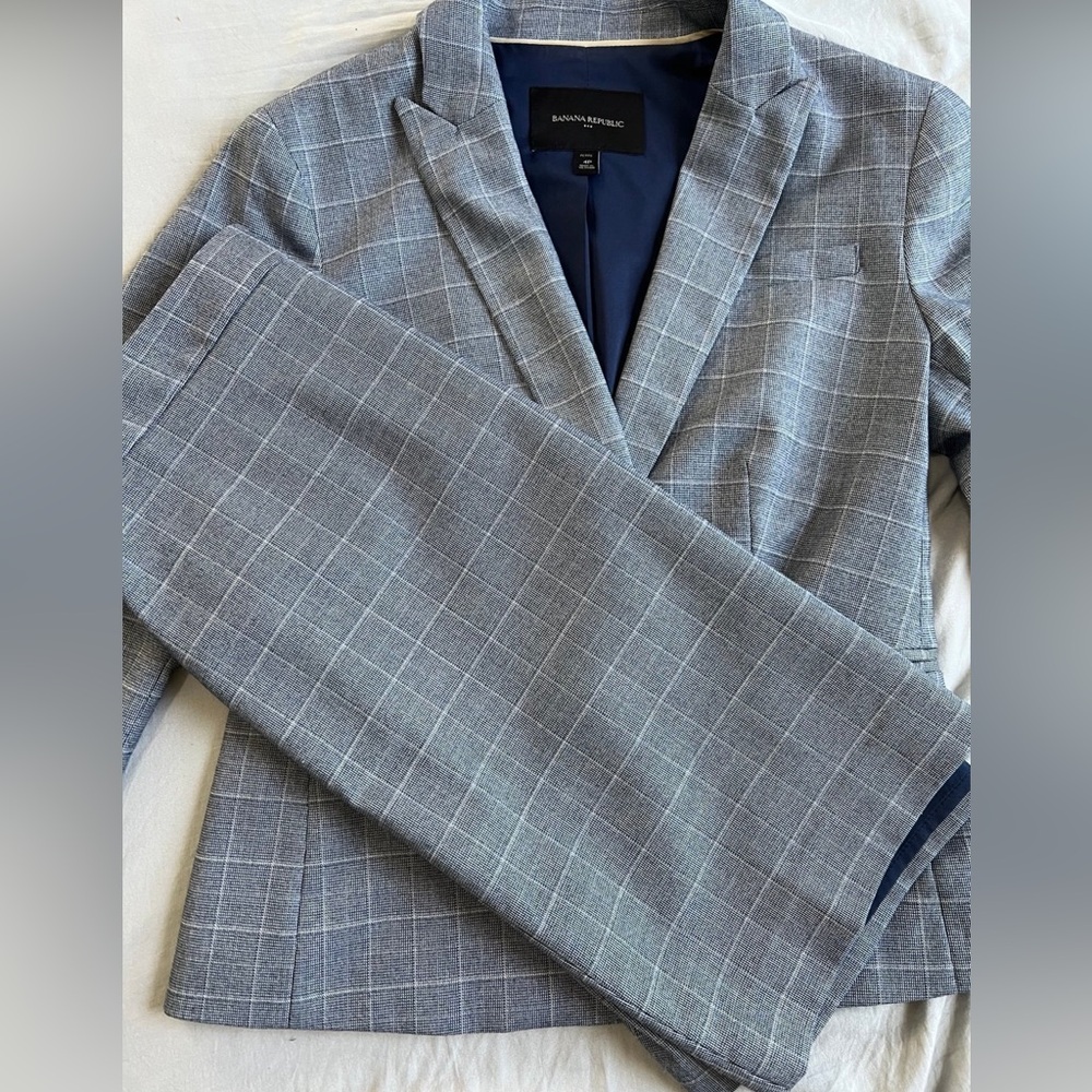 Chambray BANANA REPUBLIC 2PC Skirt (SZ 8P) Suit (SZ 4P)